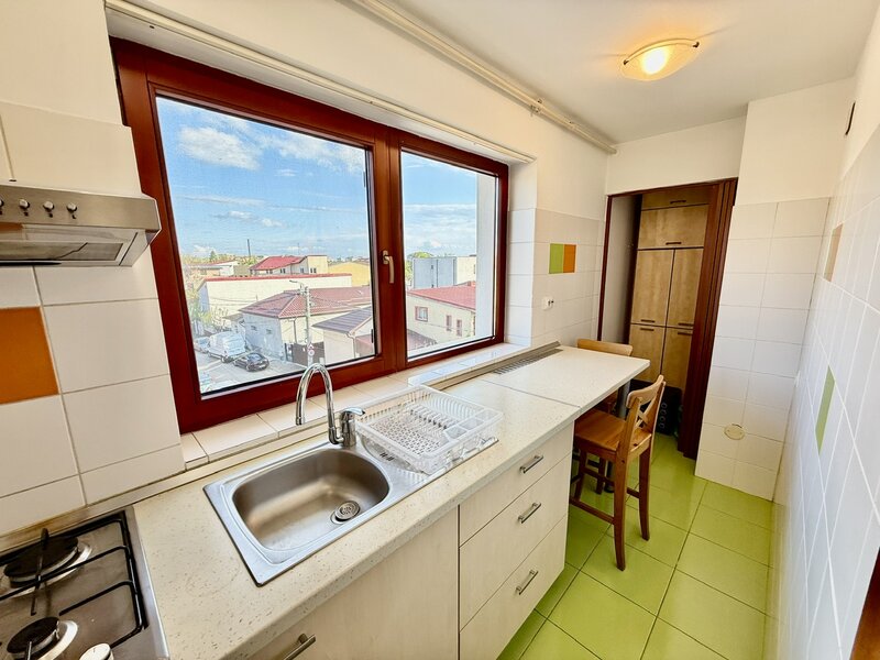 Eroii Revolutiei, Marius Nasta, garsoniera moderna, la 6 minute metrou