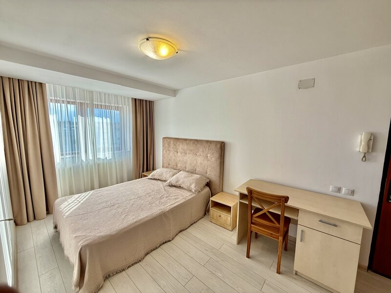 Eroii Revolutiei, Marius Nasta, garsoniera moderna, la 6 minute metrou